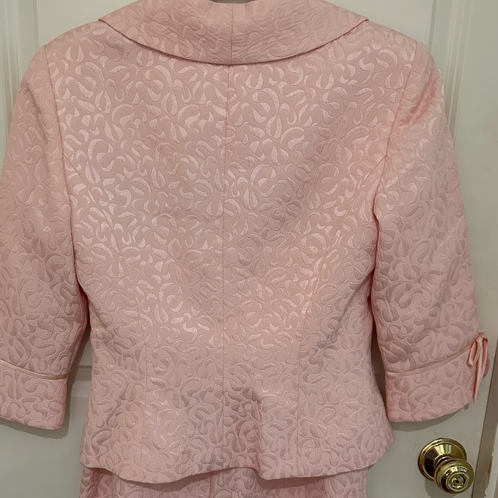 Maggy London Pink Textured Blazer and tulip Skirt Set size 8 - Picture 3 of 5